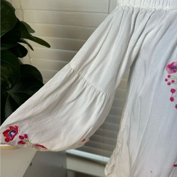 Umgee White Floral Embroidered Off The Shoulder Top S Cotton blend Boho Peasant - Picture 2 of 8